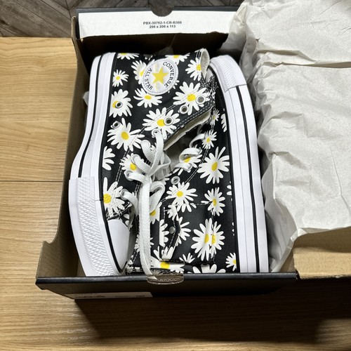 Converse Chuck Taylor Pocket High Top Floral 9.5 Daisy Black White Pouch - Picture 9 of 9