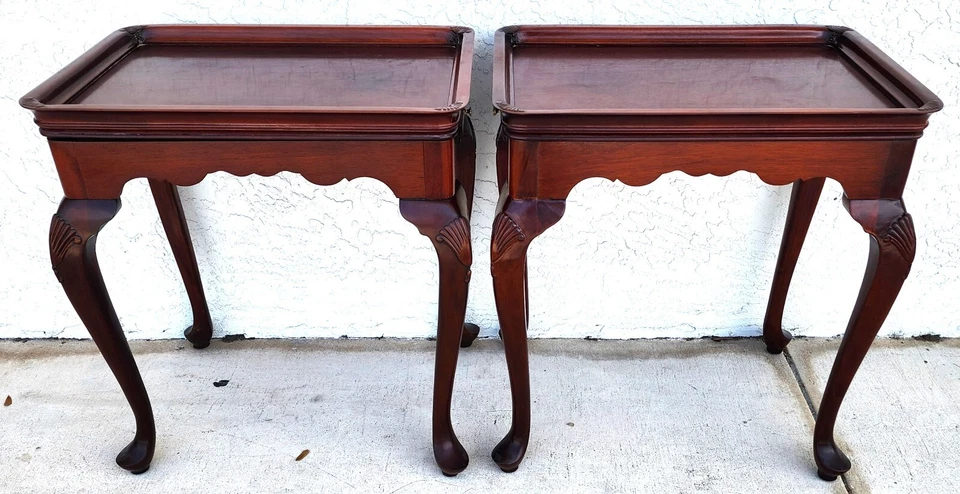Par de mesas auxiliares de té Thomasville vintage con bandejas para servir Foto 3 de 4