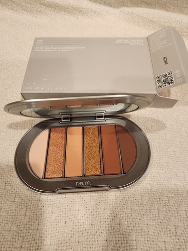 R.E.M. Beauty midnight shadows eyeshadow palette Babydoll - Picture 2 of 10