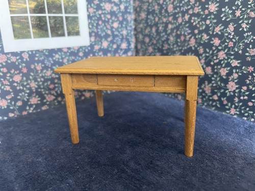dollhouse 1:12 scale Writing Desk Missing Drawer Pull - Picture 1 of 6
