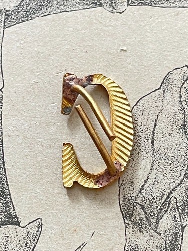 Joli Monogramme en métal doré Lettre C initiale, shabby Art nouveau 1,5 cm - Imagen 2 de 2