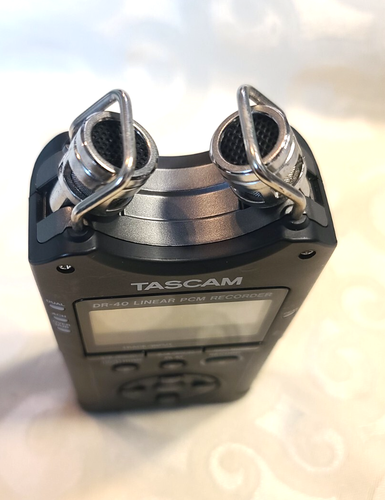 TASCAM DR-40 Digital Audio Recorder. - Picture 4 of 11