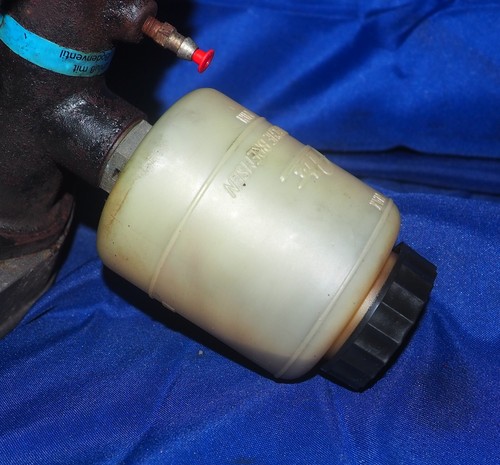 Mercedes W110 W111 W112 Master Cylinder W/Reservoir Assembly OEM W/Warranty - Picture 3 of 11