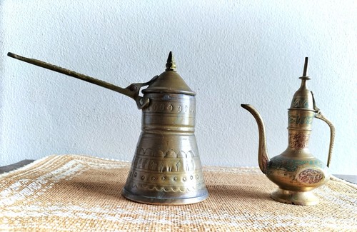 Vintage Turkish Arabic brass coffee pot teapot and a small dallah - Imagen 1 de 9
