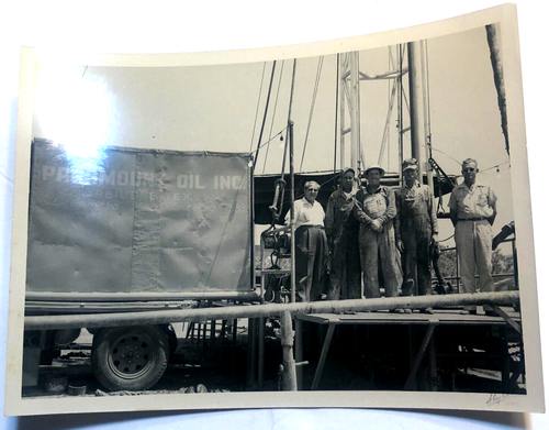 Vintage photo Set Paramount Oil Inc Abeline Tx oil derrick and Workers Owners - Picture 4 of 5