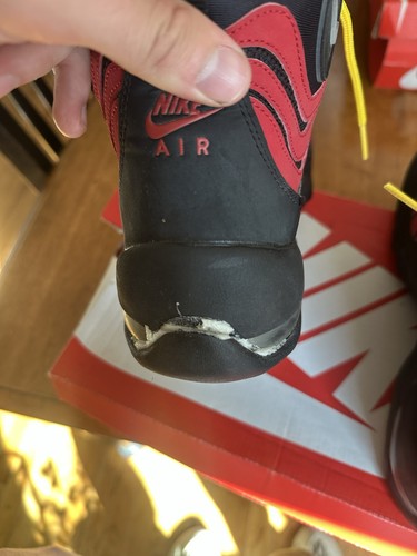 Size 11 - Nike Air Bakin 2013 Black Red Project Sneakers - Picture 6 of 7