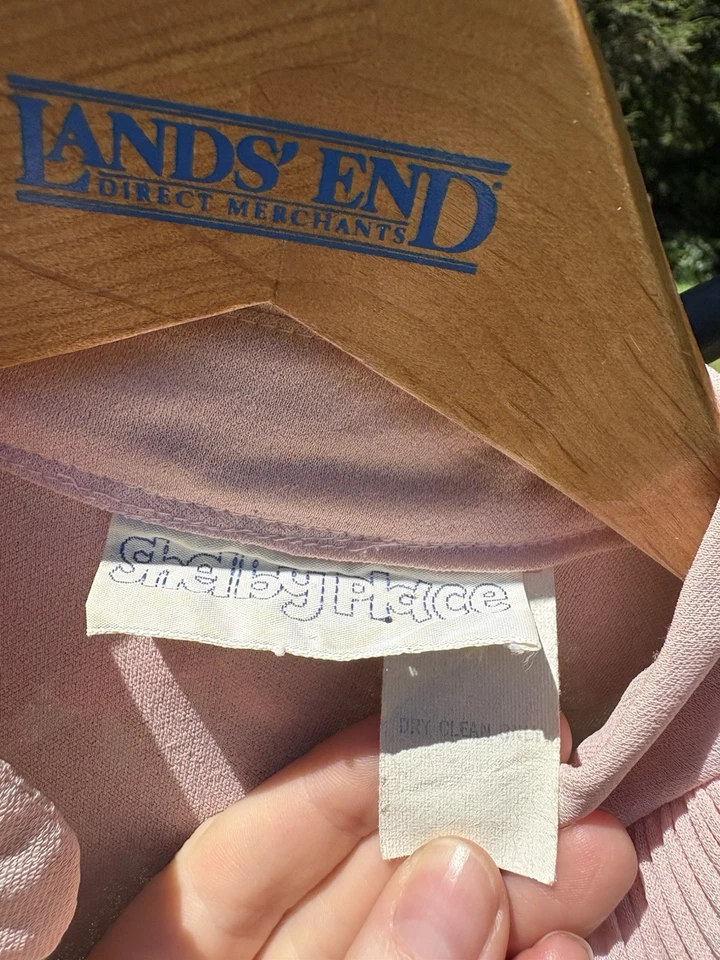 Vestido Vintage Años 40 Caprichoso Cuello Alto Victoriano Rosa Manga Larga Pequeño Foto 2 de 4