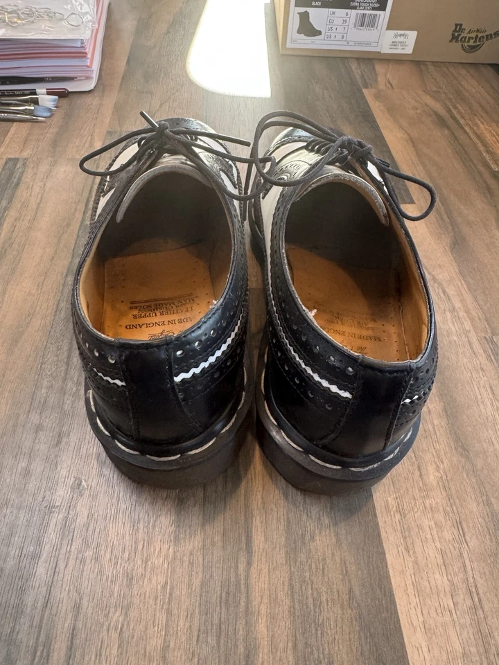 Zapatos de punta de ala Dr Marten 3989 vintage Reino Unido 6 blanco y negro Foto 4 de 4