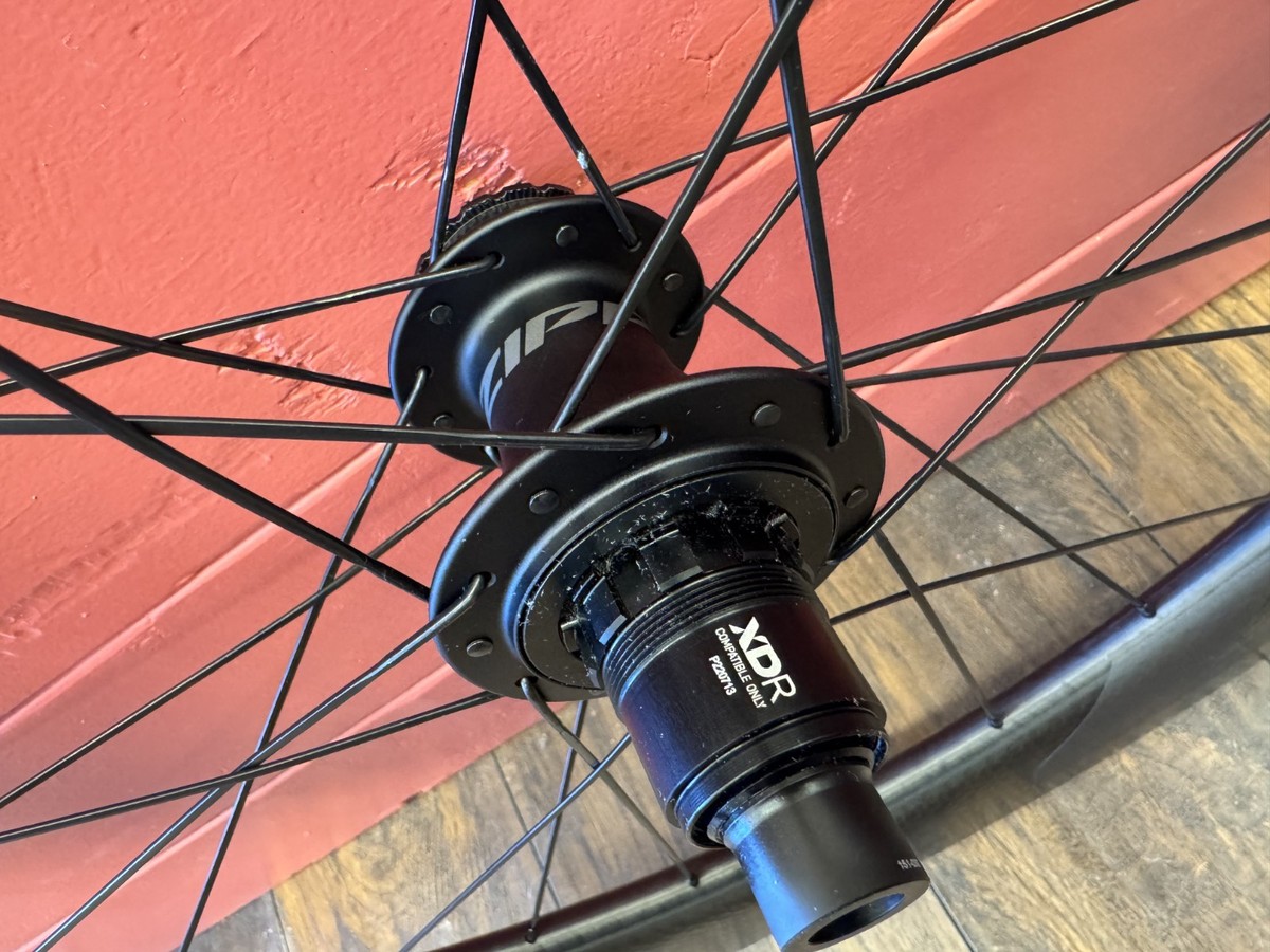 Last Gen HOOKED Zipp 808 Firecrest Carbon Disc Brake Tubeless Rear