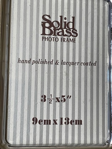Cornici portafoto vintage in ottone massiccio adatte per 3,5" x 5" lotto di 2 retro velluto oro argento - Foto 3 di 5