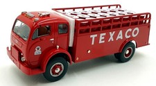 First Gear 1/34 Scale 18-2238 1953 White 3000 Heavy Duty Stake Truck Texaco