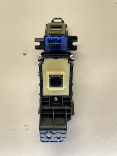 LEXUS GS L10 2013-2018 Button Switch Panel 84390-30020 3.5 Petrol - Picture 5 of 7