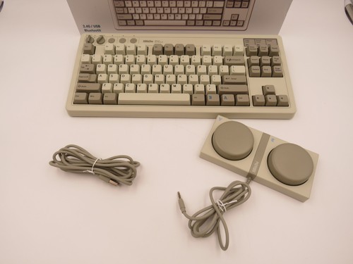 8BitDo Retro Mechanical Keyboard M Edition - Picture 2 of 6