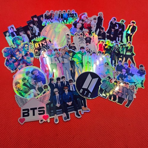 ✨ BTS Holographic Sticker Set – 17 Pieces ✨ - Foto 1 di 2