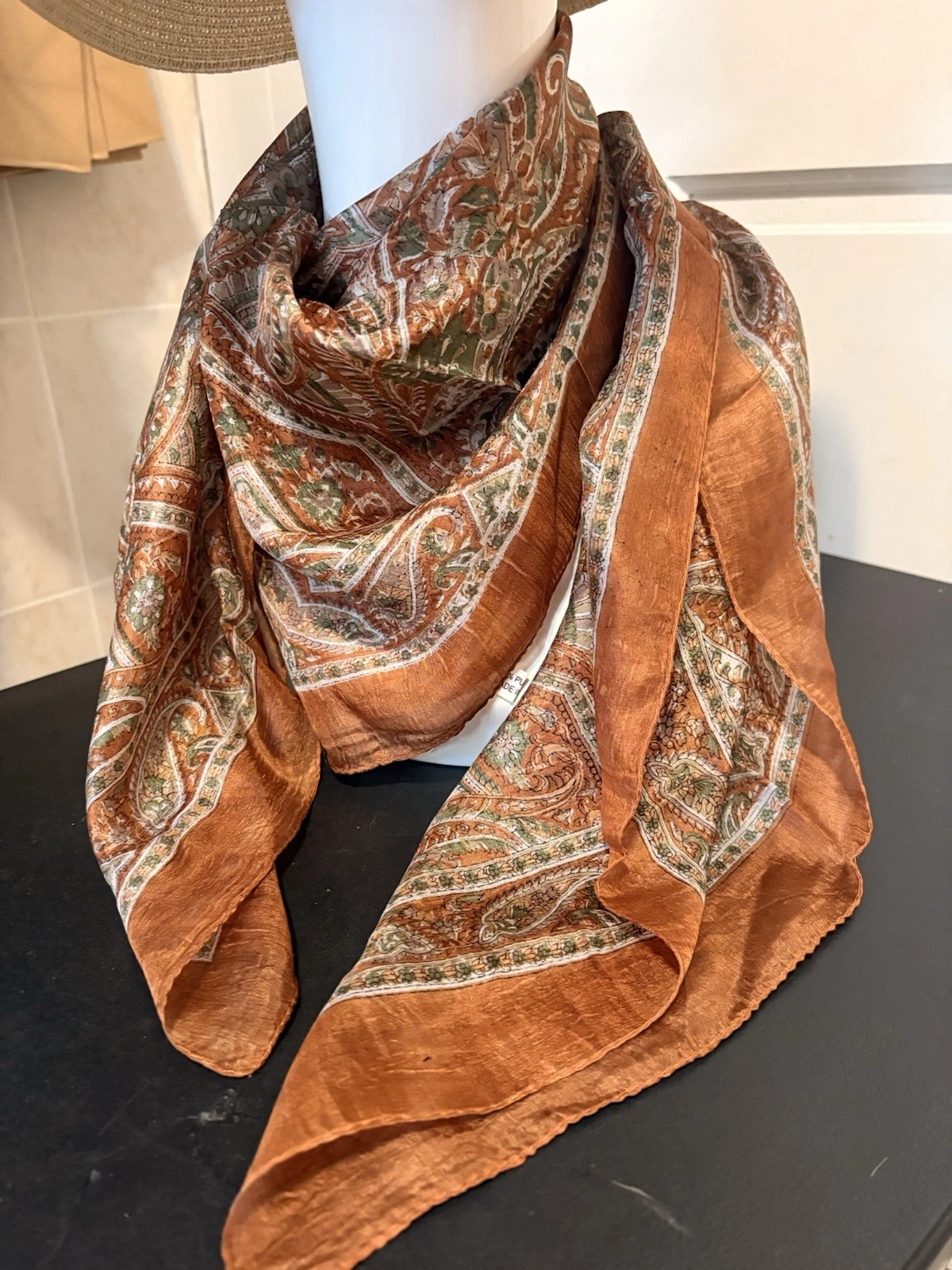 Hand Woven Pure Silk Scarf Square 36”X 36” Made In India Brown Delicate Paisley
Opens in a new windo