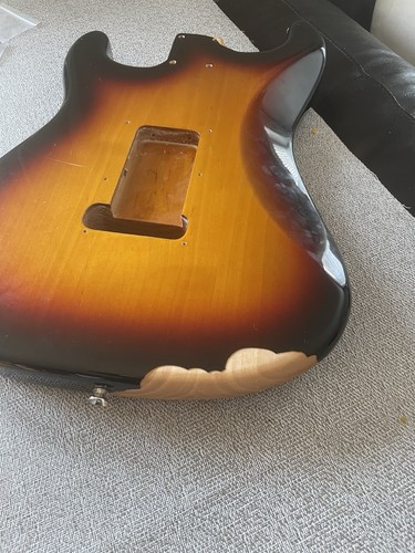 Corpo in ontano originale Fender Custom Shop Designed Stratocaster SSS, Sunburst Relic - Foto 3 di 6