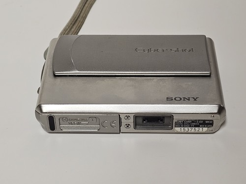 Sony Cyber-Shot DSC-T1 - For Parts/Repair - Picture 5 of 11