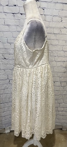Women's Torrid 3 Ivory White Lace Skater Fit Flare Strappy Knee Length Dress 3X - Picture 3 of 7