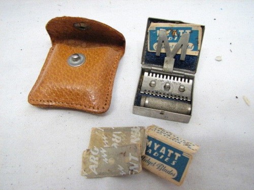 W.J. Myatt Ladies Miniature Safety Razor w/Case Blades England Free Ship Shaving