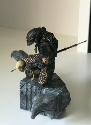 NEW* Predator 2 Triumphant Mini - Micro Statue 1635/3000 | eBay