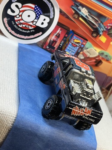 Hot Wheels 1987 Nissan Hardbody 4x4 Pickup Blue Diecast 1:64 EX Cond - Picture 6 of 7