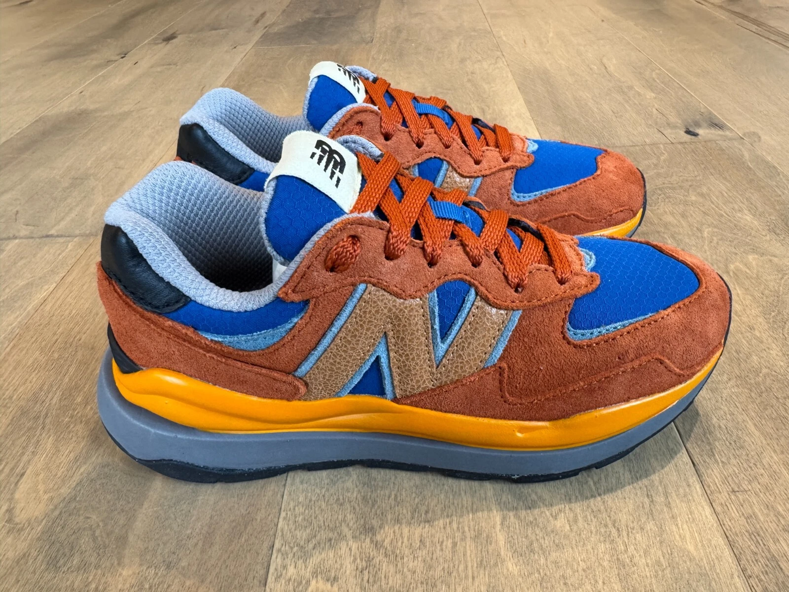 New Balance Uomo 57 40 M5740GHA Ossido di Ruggine Arancione Blu Groove US Taglia 5 5 D