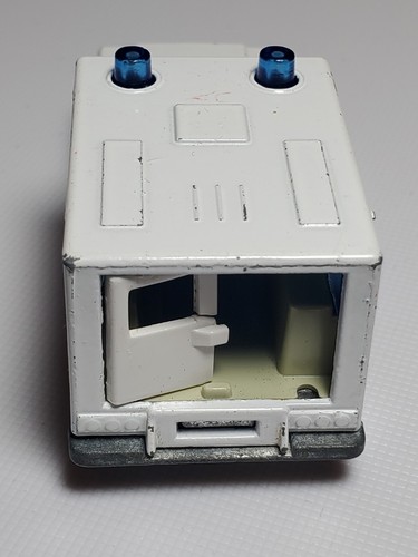 Matchbox Superfast #41 Ambulance - 1977 Lesney England - Picture 5 of 9