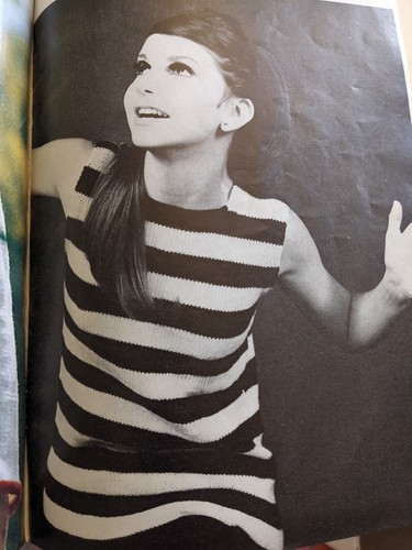 Australian Vogue Knitting & Crochet Book No.1 /1967 - Picture 4 of 6