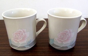 2-VINTAGE-CIERA-FINE-DINNERWARE-CHINA-TEACUPS-TEA-MUGS-SET-PINK-ROSES-GRAY-BAND