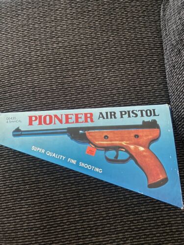 Vintage Pioneer Air Pistol Cal. 177 Wood Stock - WORKS- New Old Stock Nos - Picture 3 of 13