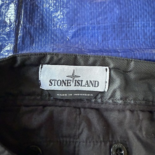 Stone Island Cargo Shorts - Picture 4 of 5