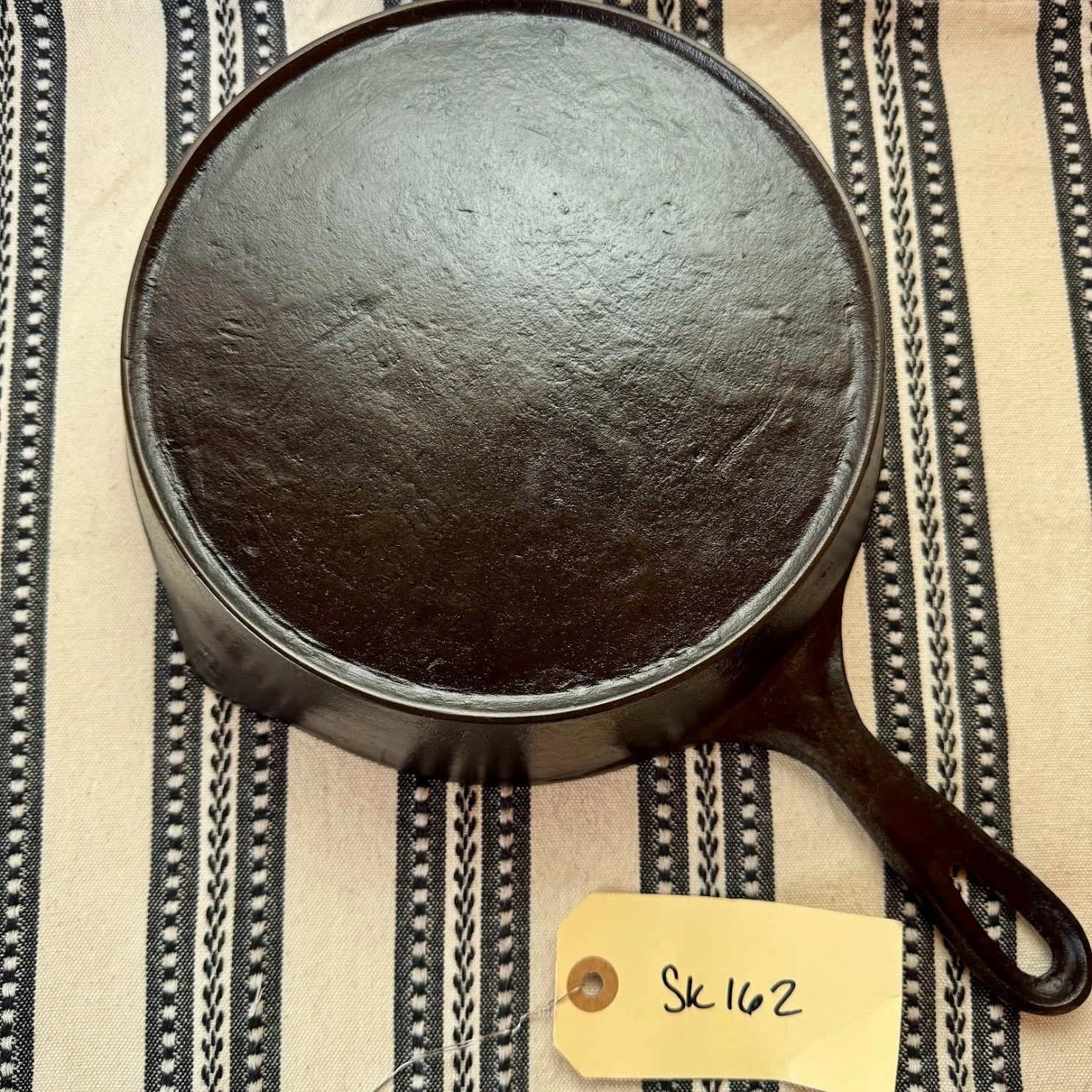 Wagner Ware Unmarked No. 6 Cast Iron Skillet with Outer Heat Ring