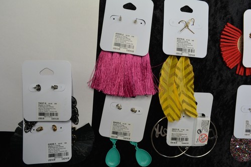 Lote de nuevos pendientes colgantes hipoalergénicos sensibles al glaseado de Claire's - Imagen 8 de 9