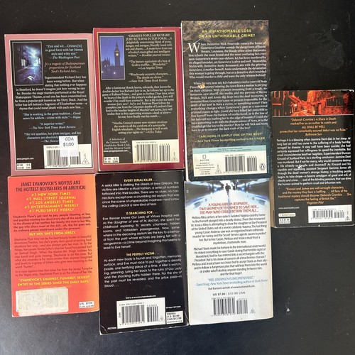 Lot of 7 Women Mystery Writers Martha Grimes Tami Hoag Lisa Jackson + Paperbacks - Picture 7 of 8