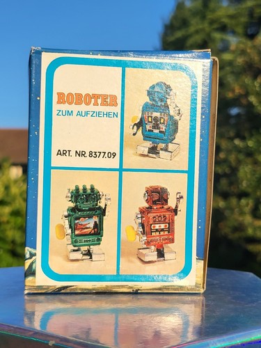 Kein Blechspielzeug/Kunststoff - Hongkong 1960 GRÜNES UHRWERK AIRFIX ROBOTER (ROBOTER) in Box. - Bild 10 von 11