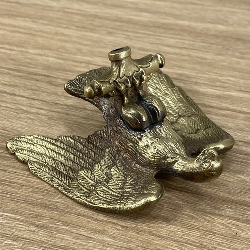 Antigua figura de águila alada extendida de latón con acabado de bandera roscada - Imagen 7 de 11