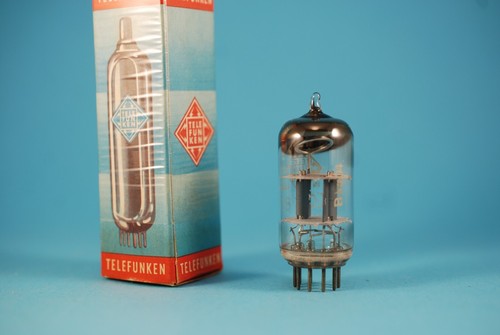 Telefunken 12AT7 ECC81 NOS Preamplificatore valvolare doppio triodo nuovo con scatola testato - Foto 2 di 7