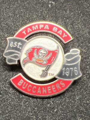 TAM-BUCCANEERS  TEAM  NFL. EST-1976  HAT, TIE  CIRCLE  LAPEL  PIN. RARE. VINTAGE