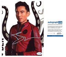Justin H. Min βUmbrella Academyβ signed autographed 8x10 photo βBenβ ACOA Justin H. Min βUmbrella Academyβ signed autographed 8x10 photo βBenβ ACOA