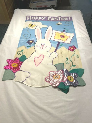 Easter Flag - Hoppy Easter with Bunny Rabbit 45 x 27, Great Condition - Picture 2 of 3