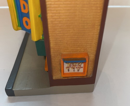 LEFTON CLASSIC CINEMAS SINGIN IN THE RAIN 1995 MUSIC BOX No. 10527 in Box - Picture 3 of 14