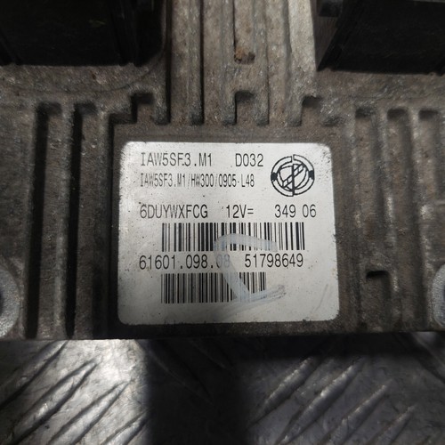 Fiat Punto MK3 1.2 petrol ignition barrel key transponder engine ecu kit - Picture 6 of 17