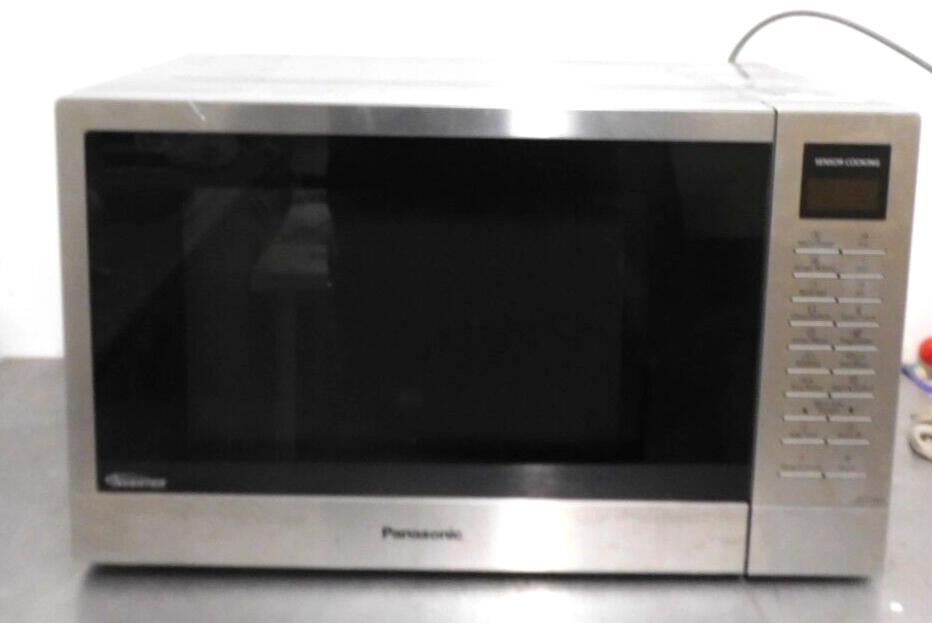 Panasonic NNST48KSBPQ Freestanding Solo Microwave 1000W 32L "For Parts