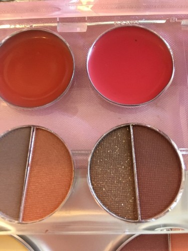 Models Prefer CLEARLY BEAUTIFUL COMPACT FOR EYES LIPS CHEEKS AND FACE #002 - Picture 8 of 11