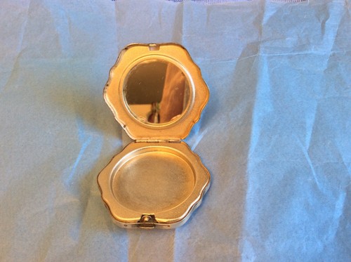 RARO ART DECO 1920 ESMALTE CHAMPLEVE INVIERNO ESQUÍ NAVIDAD POLVO COMPACTO FIRMADO - Imagen 7 de 9