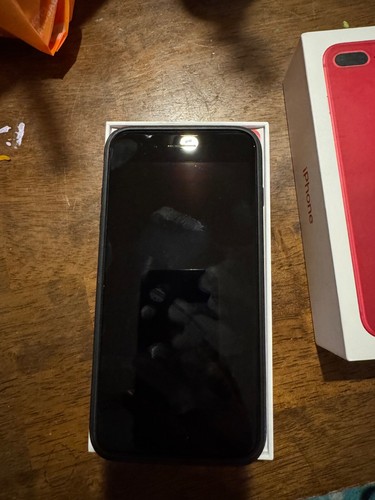 Apple iPhone 8 Plus 64 GB RED edition - Picture 2 of 6