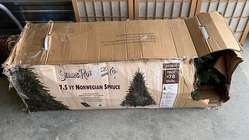 Norwegian Spruce Pre-Lighted Christmas Tree 7.5 ft Sears Roebuck and Co. - Picture 11 of 12