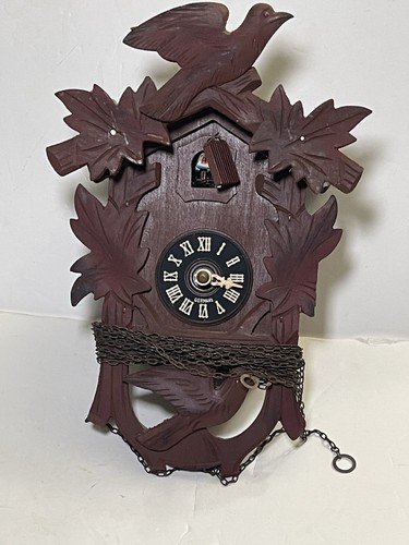 Cuckoo Clock For Parts and Restoration Not Working - Picture 3 of 14