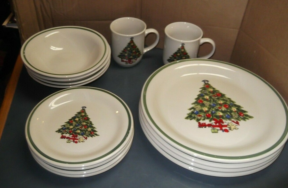 PLACE SETTING MOUNT CLEMENS POTTERY CHRISTMAS TREE DINNERWARE - Main Image