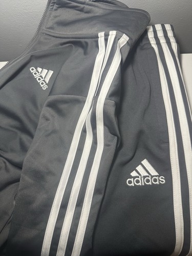 Adidas Children’s Grey/Pink New Sweatsuit Size 14/16 (Top And Bottom)